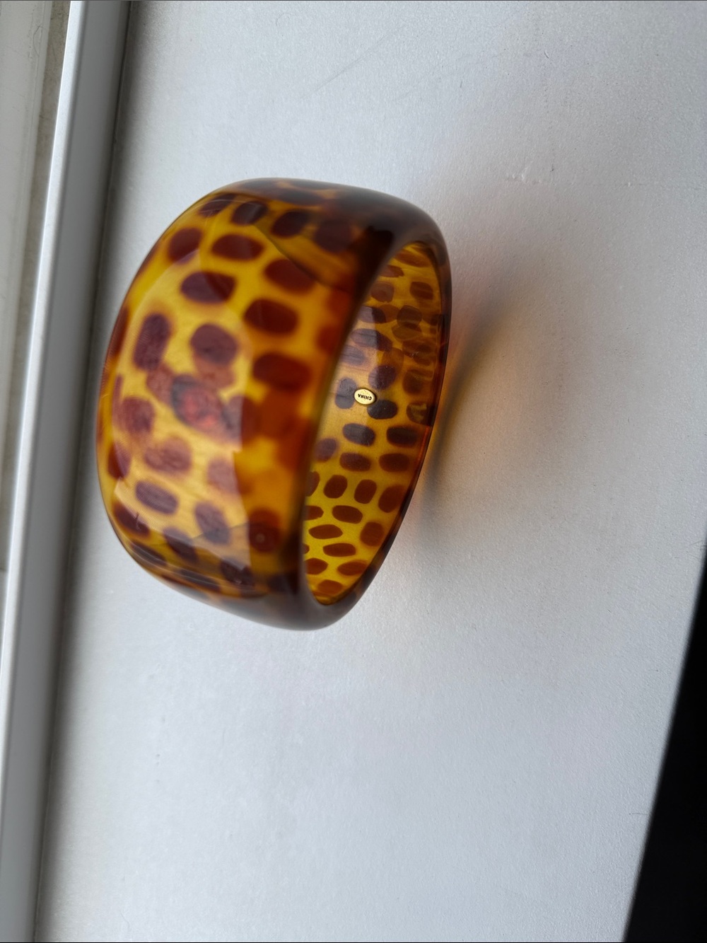 Joan Rivers, Leopard Print Tortoiseshell Resin Bangle - Amber Brown - Picture 9 of 9
